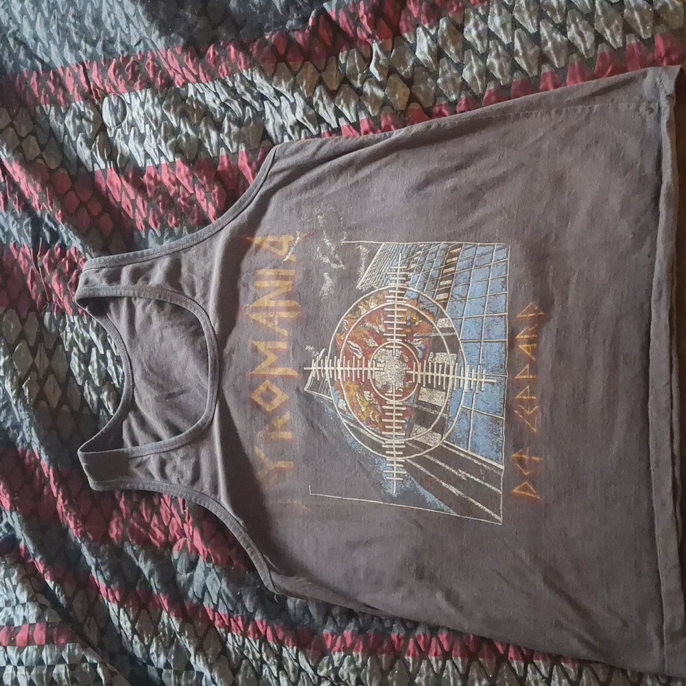 Women's medium Def leppard tank top wide arms